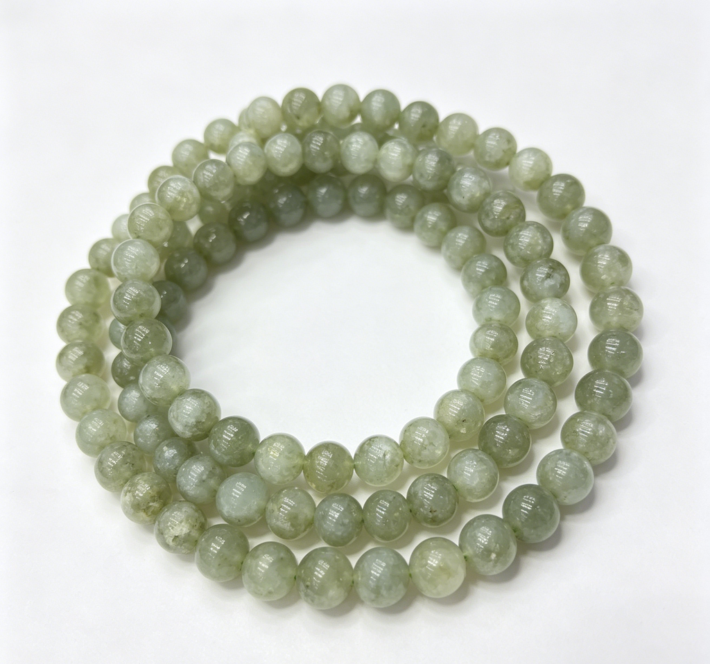 Handcrafted natural Xiuyan Jade beaded stretch bracelet